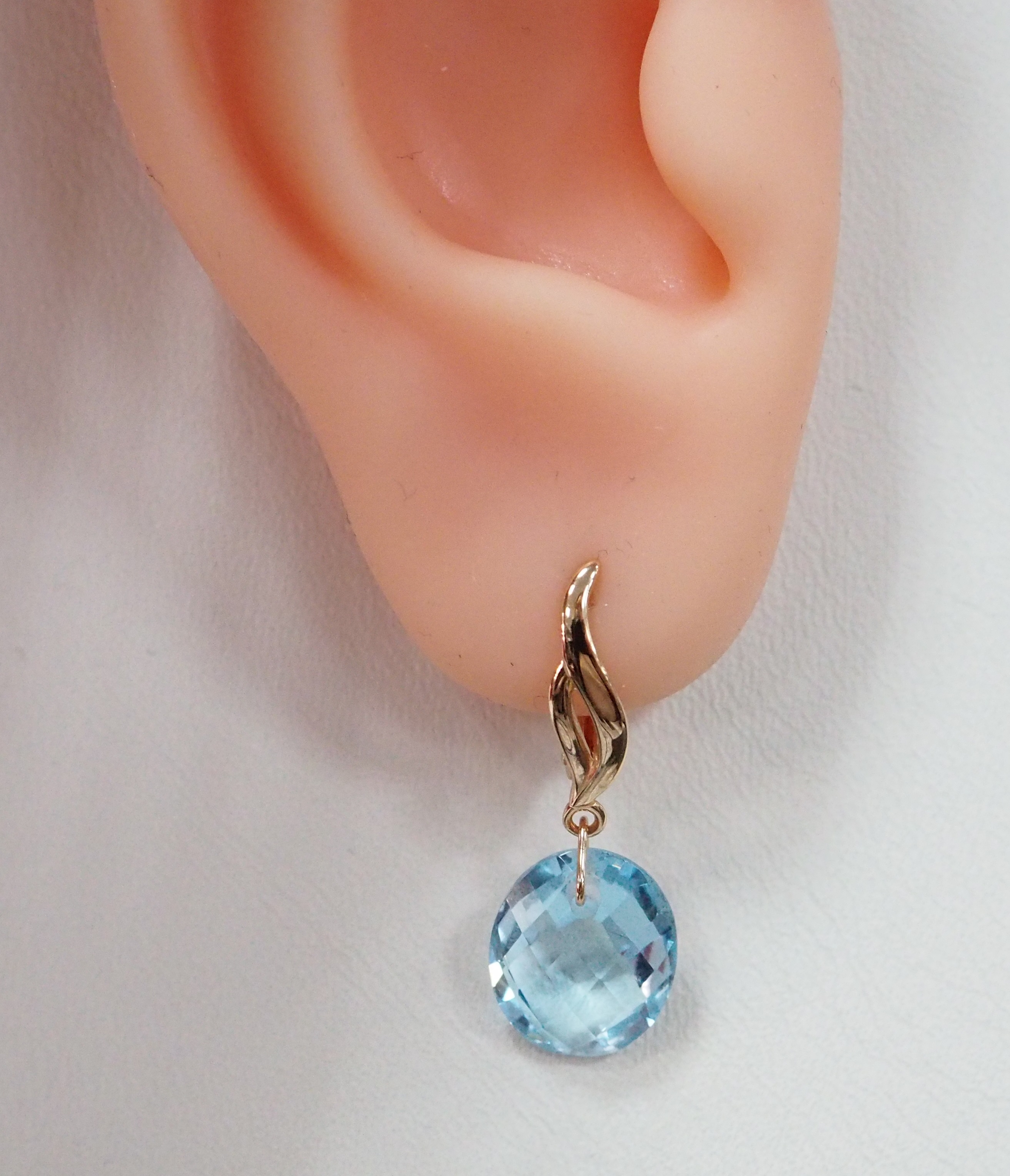 Серьги из золота с топазами